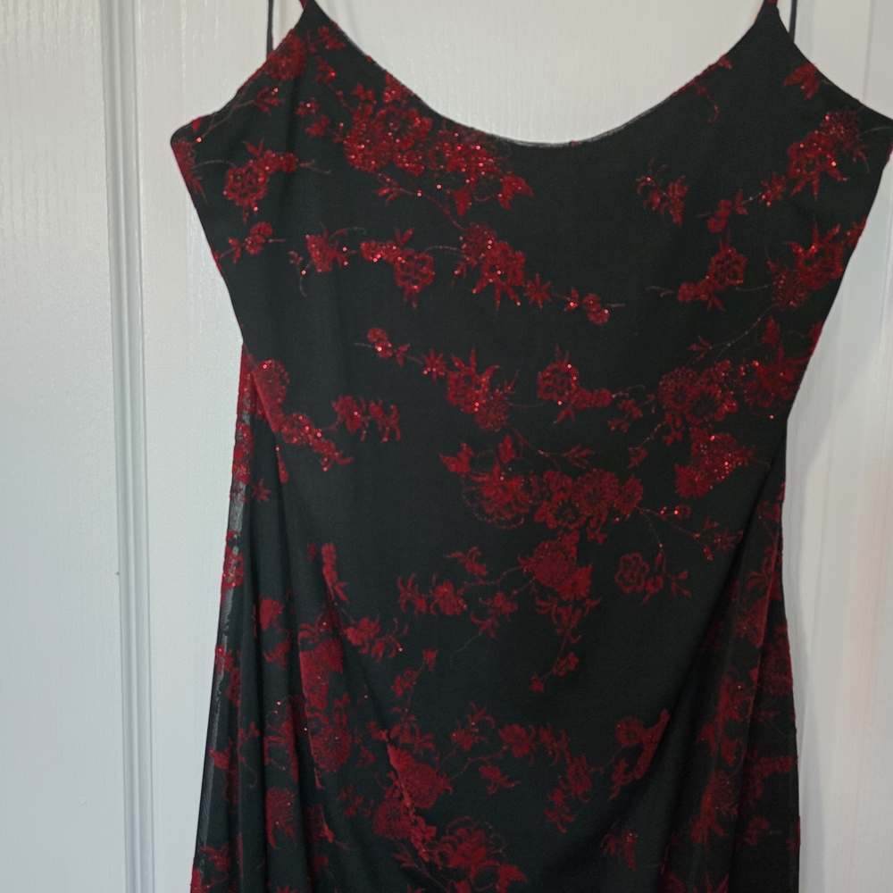 Elegant Black and Red Floral High Low Dress - Picture 5 of 8